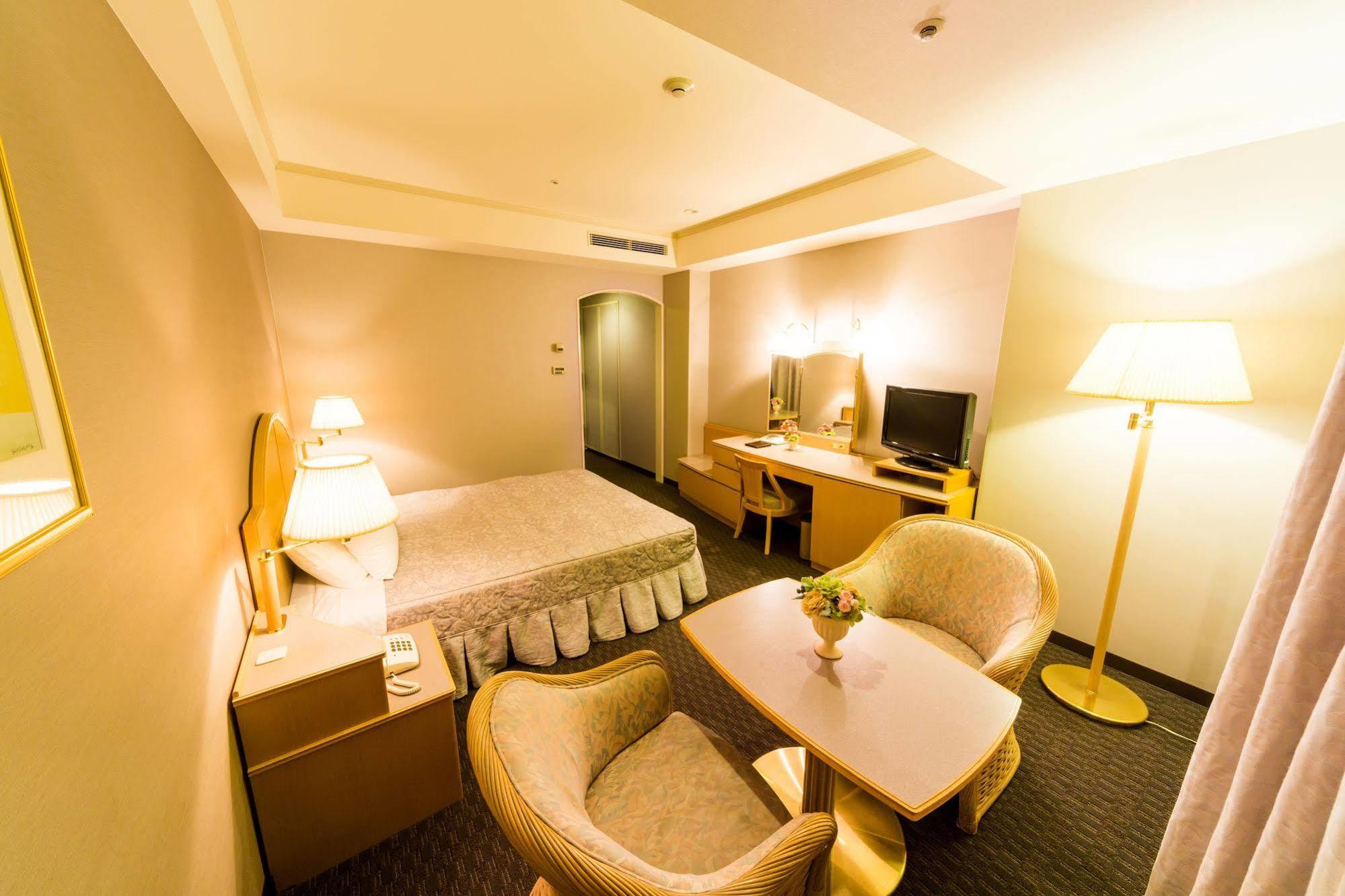 The Crown Palais New Hankyu Kochi Exteriér fotografie