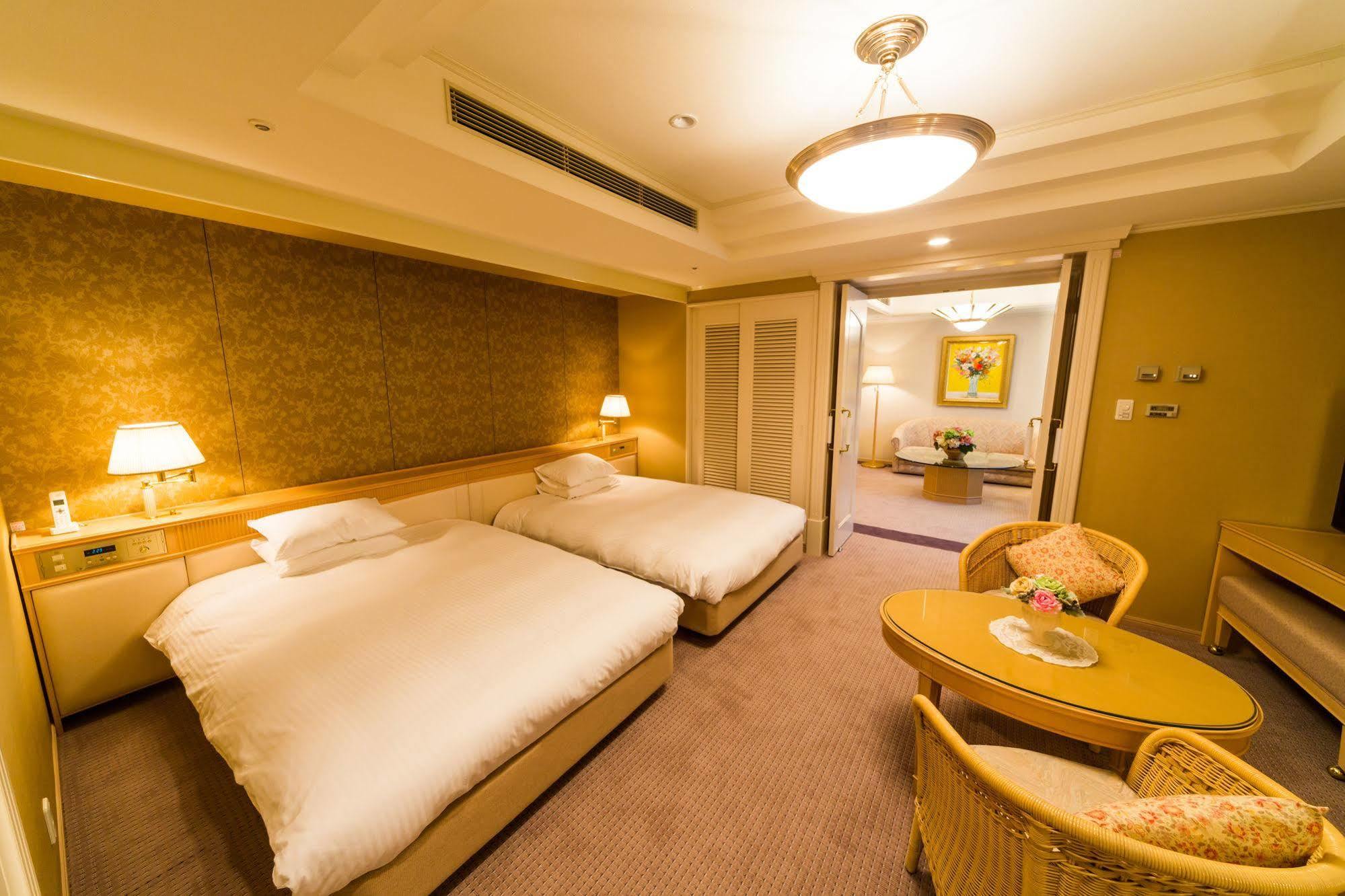 The Crown Palais New Hankyu Kochi Exteriér fotografie